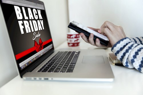 Black Friday Vs. Cyber Monday: Ποια μέρα να επιλέξεις για τις προσφορές σου!